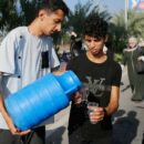 UN delivers more aid into Gaza on first day of humanitarian pause
