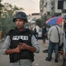 World News in Brief: Palestinian journalists win top press freedom prize, child migrant detention, Niger meningitis epidemic