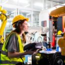 Top LMS Features To Enhance Workforce Training In Manufacturing: A Complete Guide